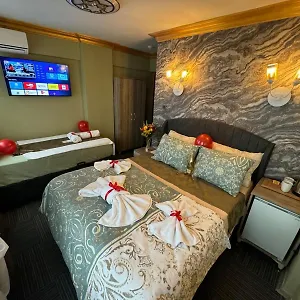 https://royal-gur-hotel.istanbul-turkeyhotels.com